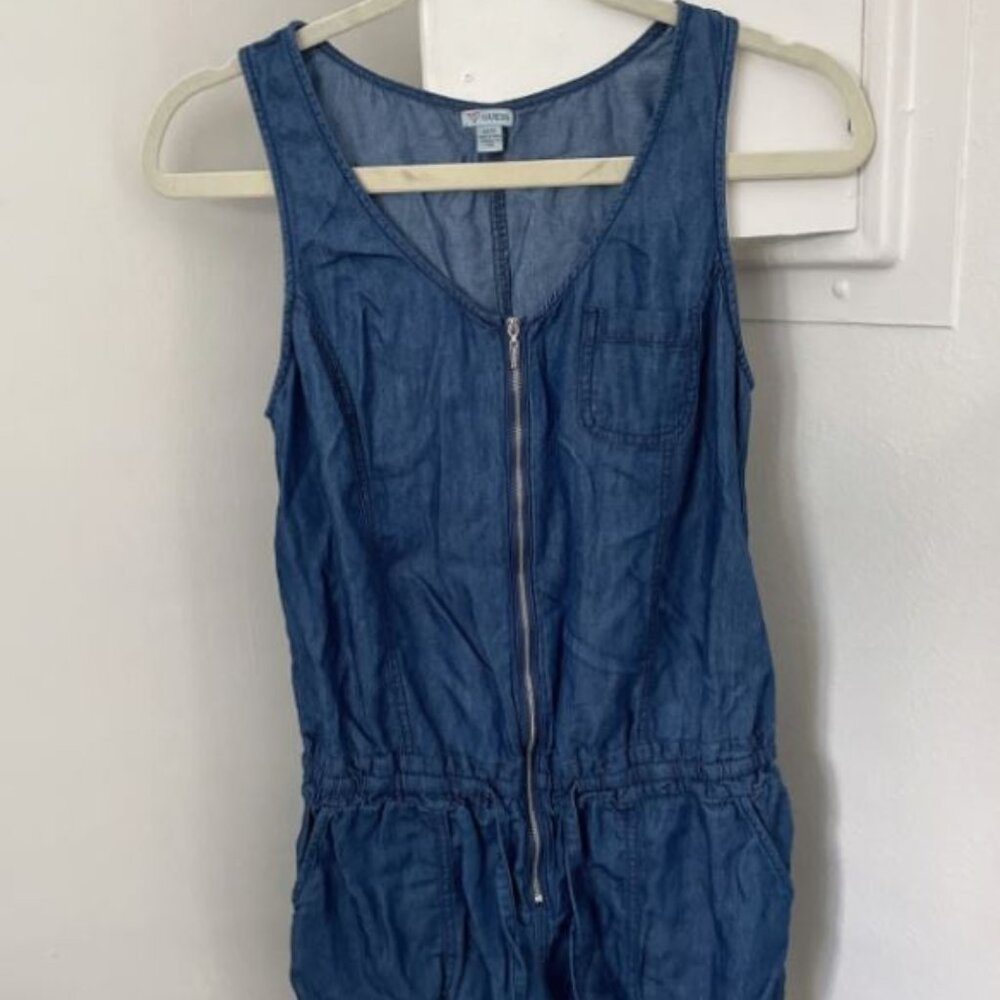 Bundle 2+ items for 30% off Guess Jean y2k zipper jumper